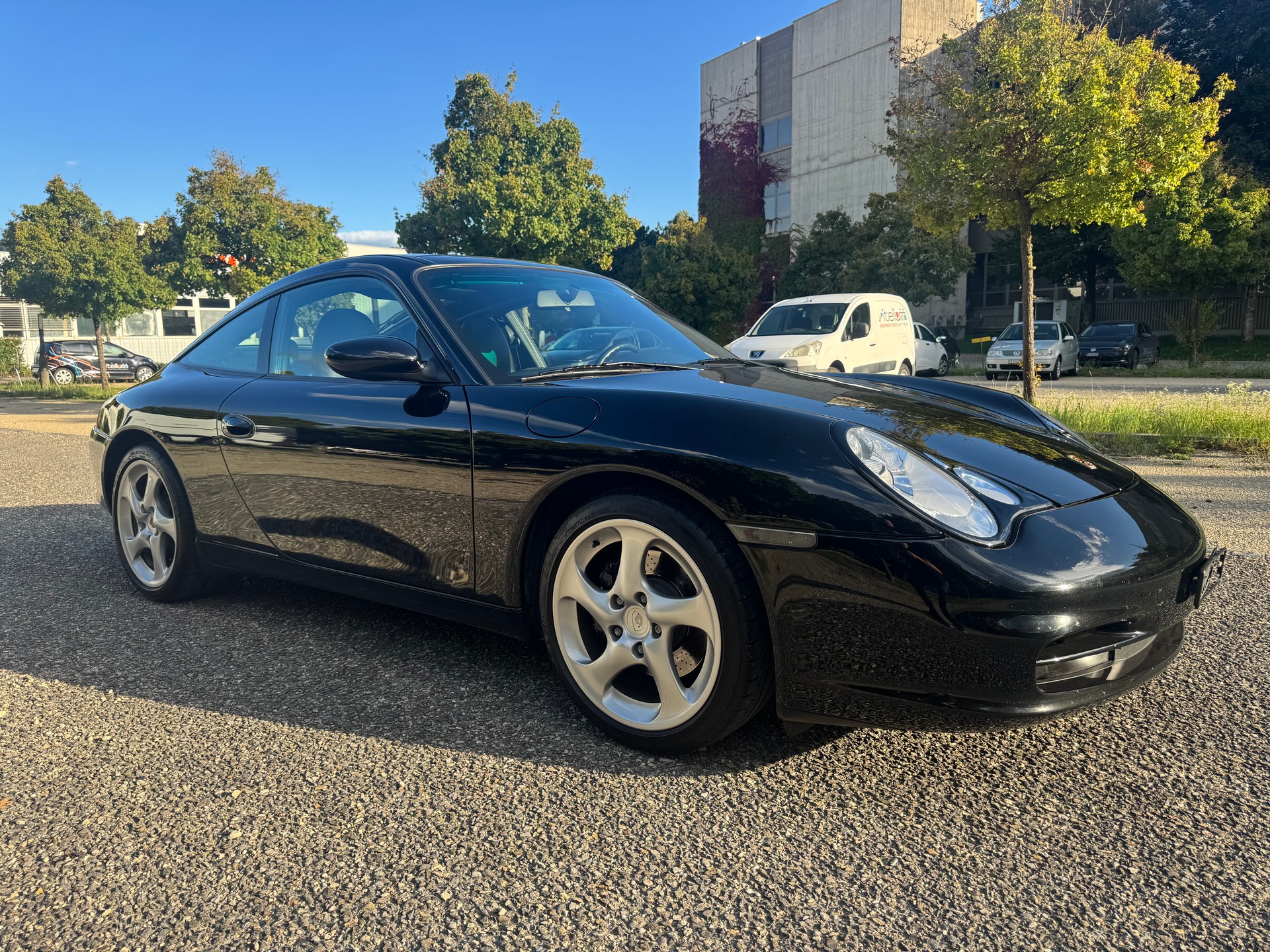 PORSCHE 911 Carrera Targa-image-1