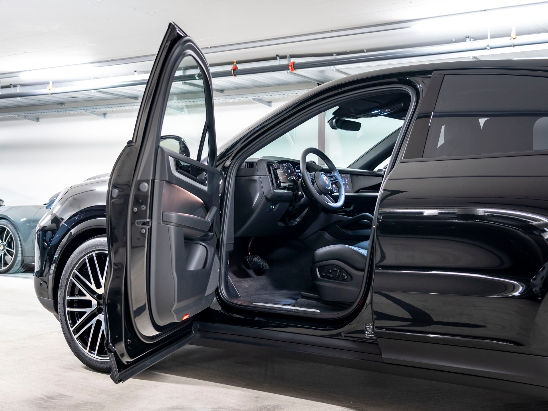 PORSCHE Cayenne Coupé Tiptronic-image-12