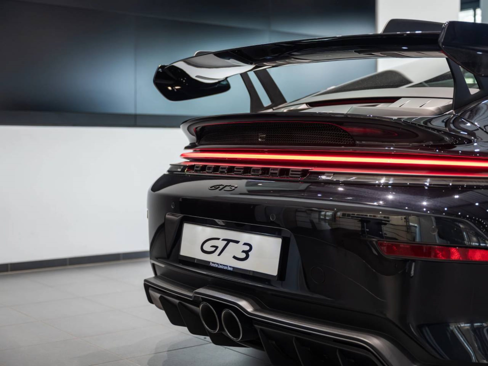 PORSCHE 911 GT3-image-24
