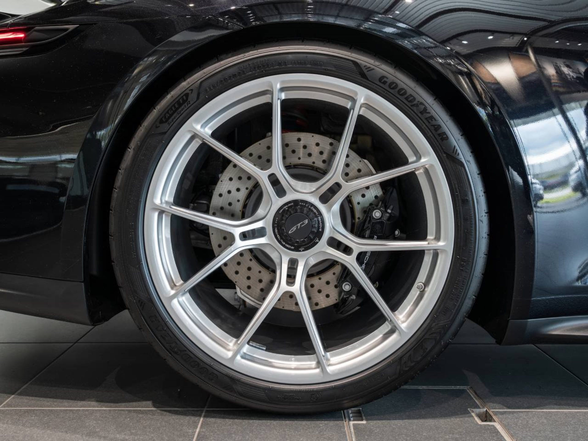 PORSCHE 911 GT3-image-28