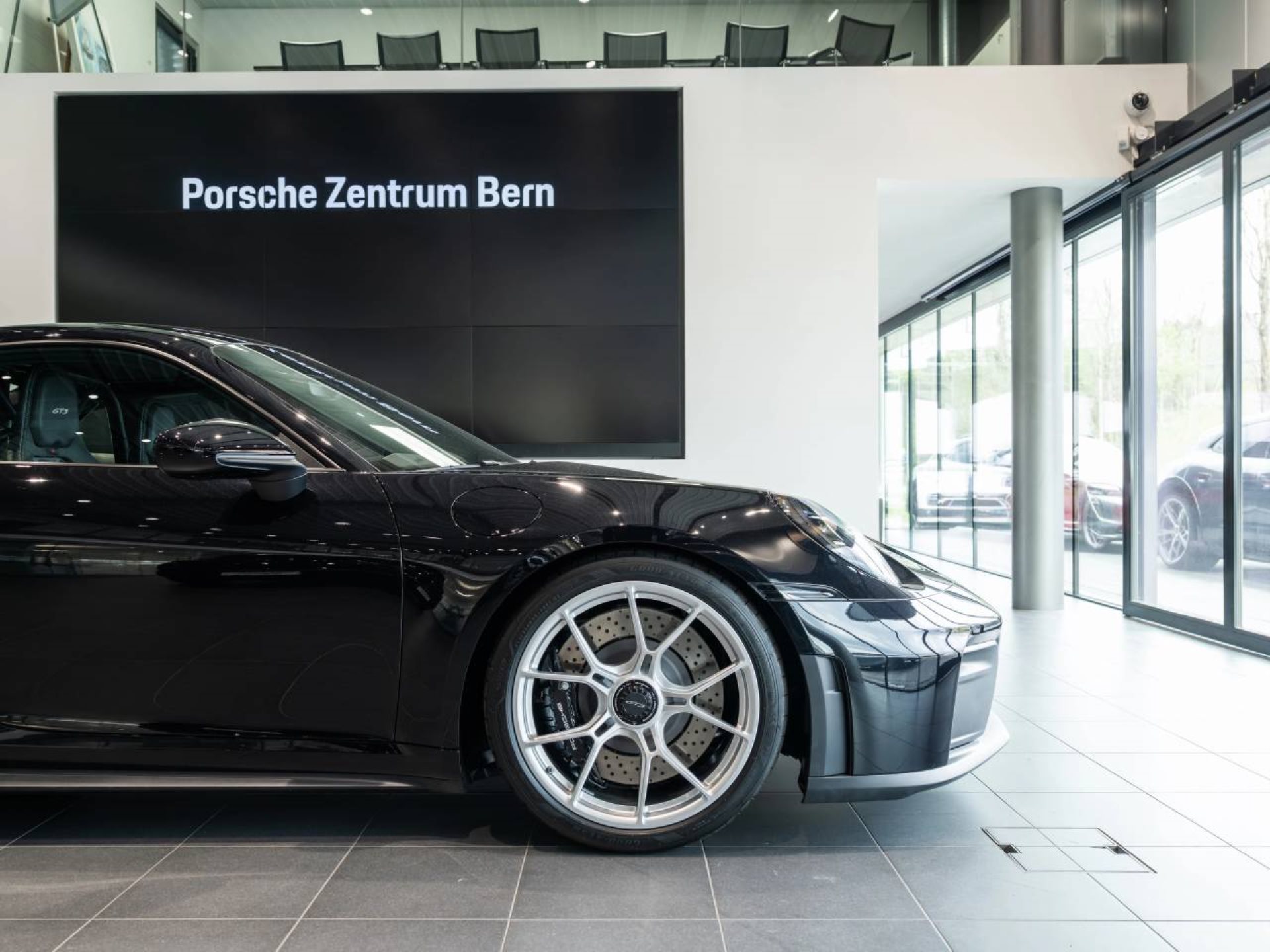 PORSCHE 911 GT3-image-11