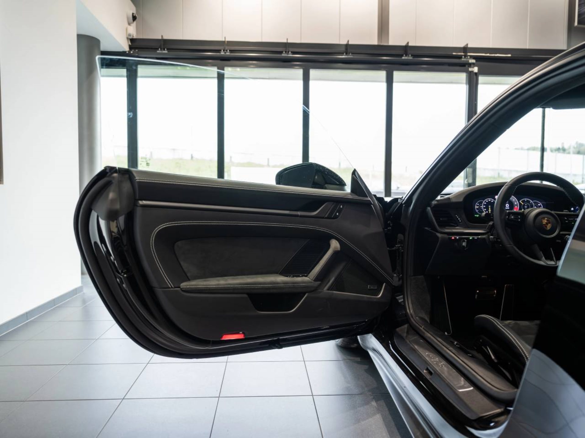 PORSCHE 911 GT3-image-17