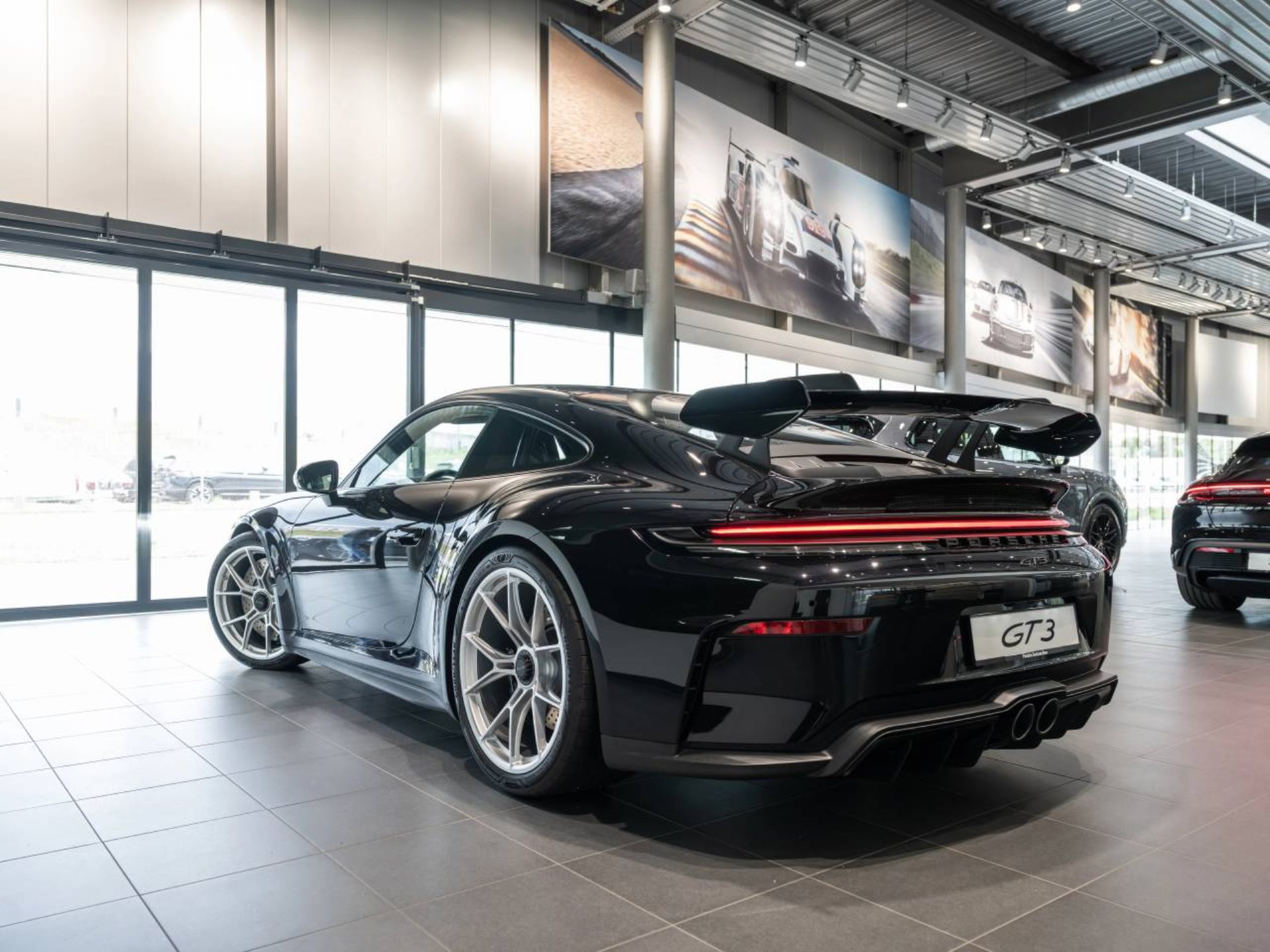 PORSCHE 911 GT3-image-6