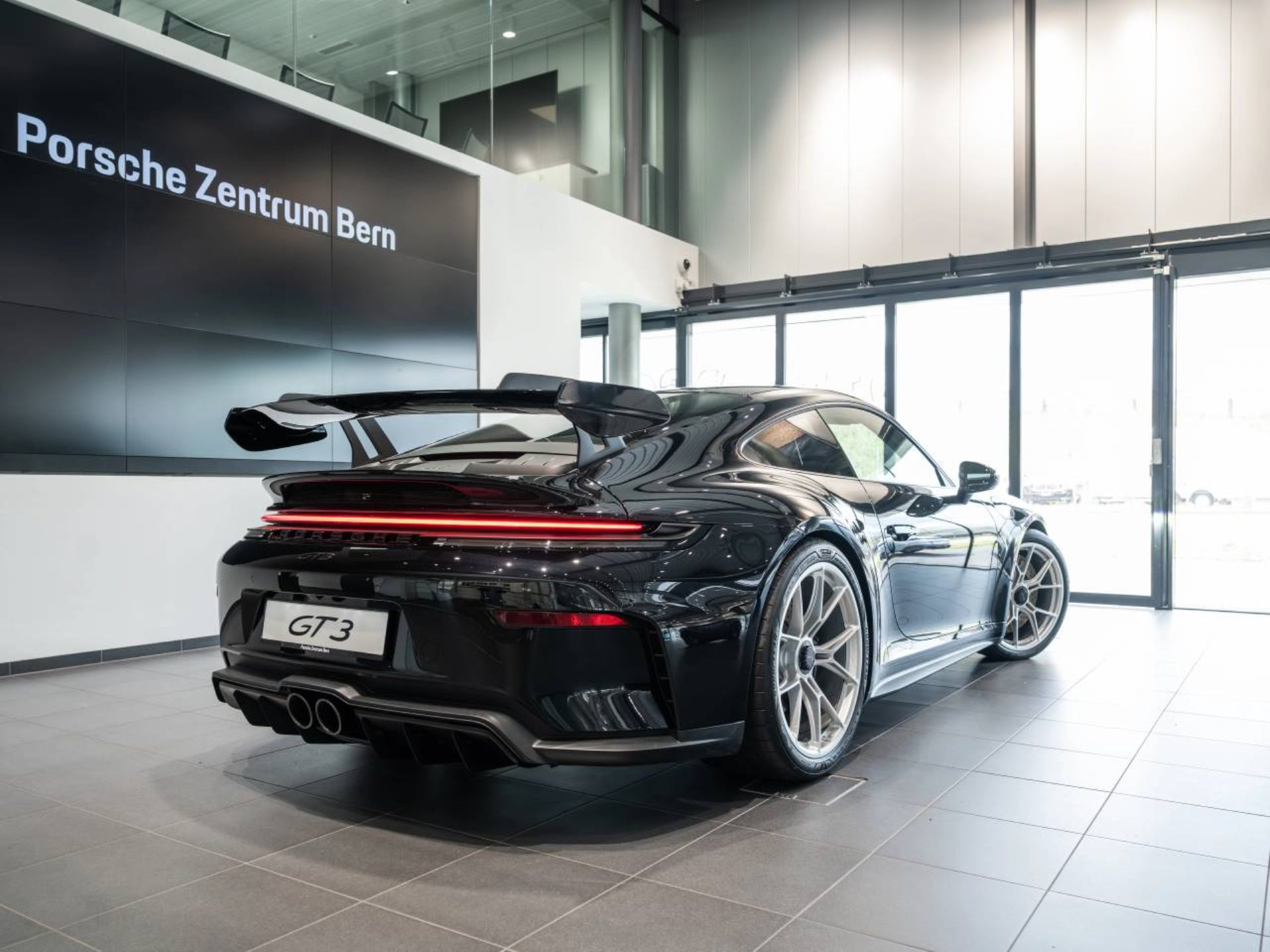 PORSCHE 911 GT3-image-2