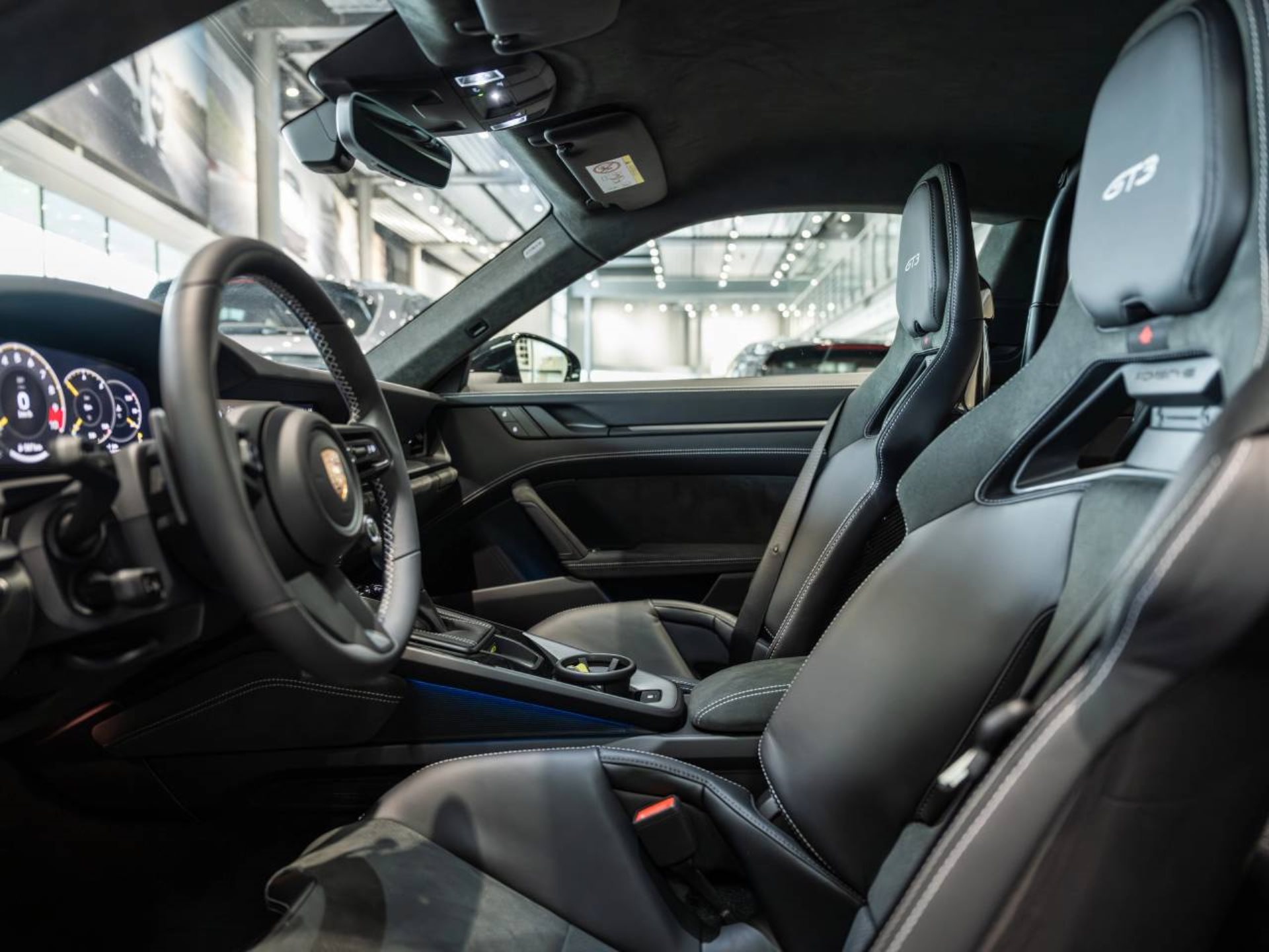PORSCHE 911 GT3-image-3