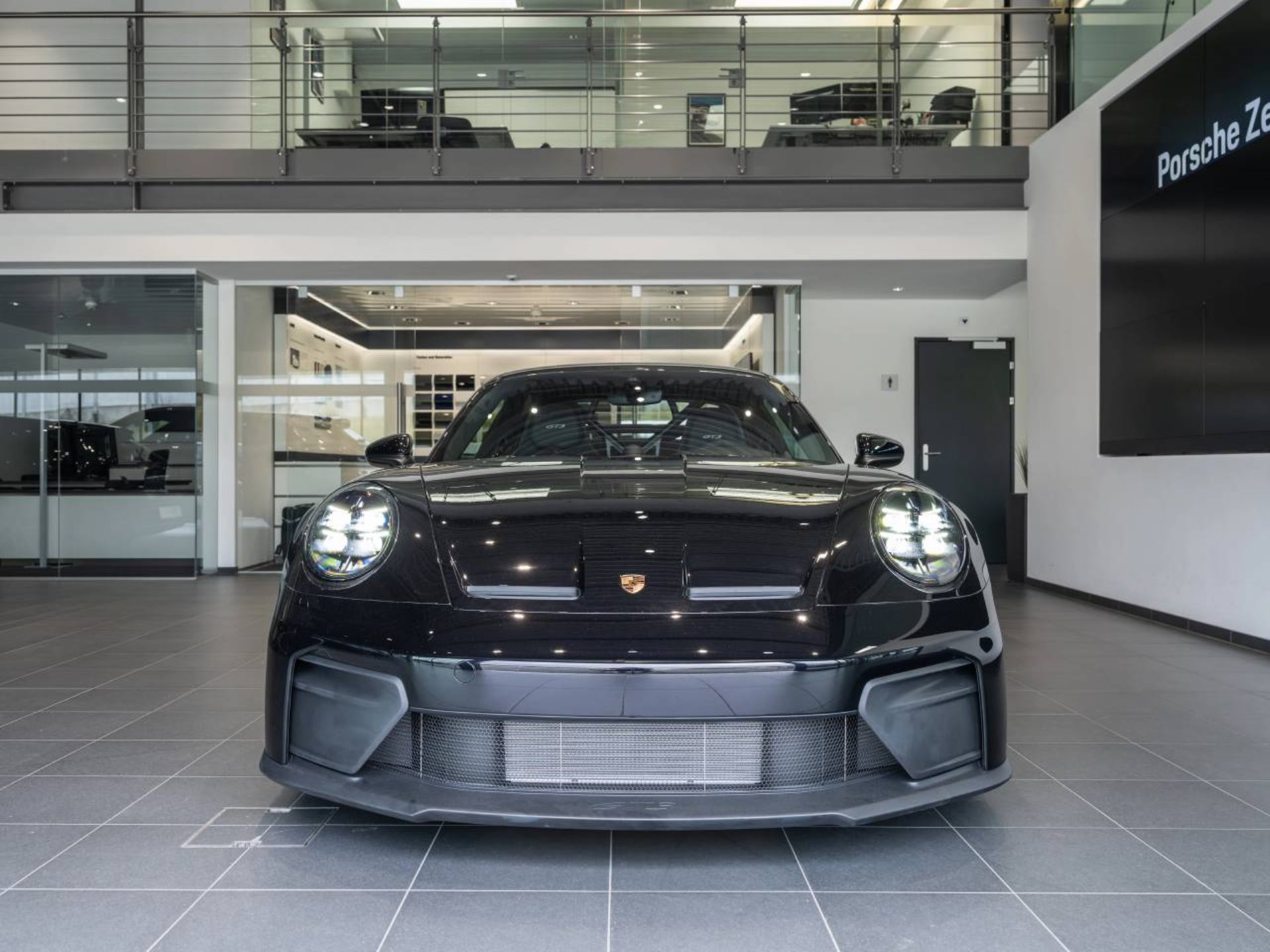 PORSCHE 911 GT3-image-8