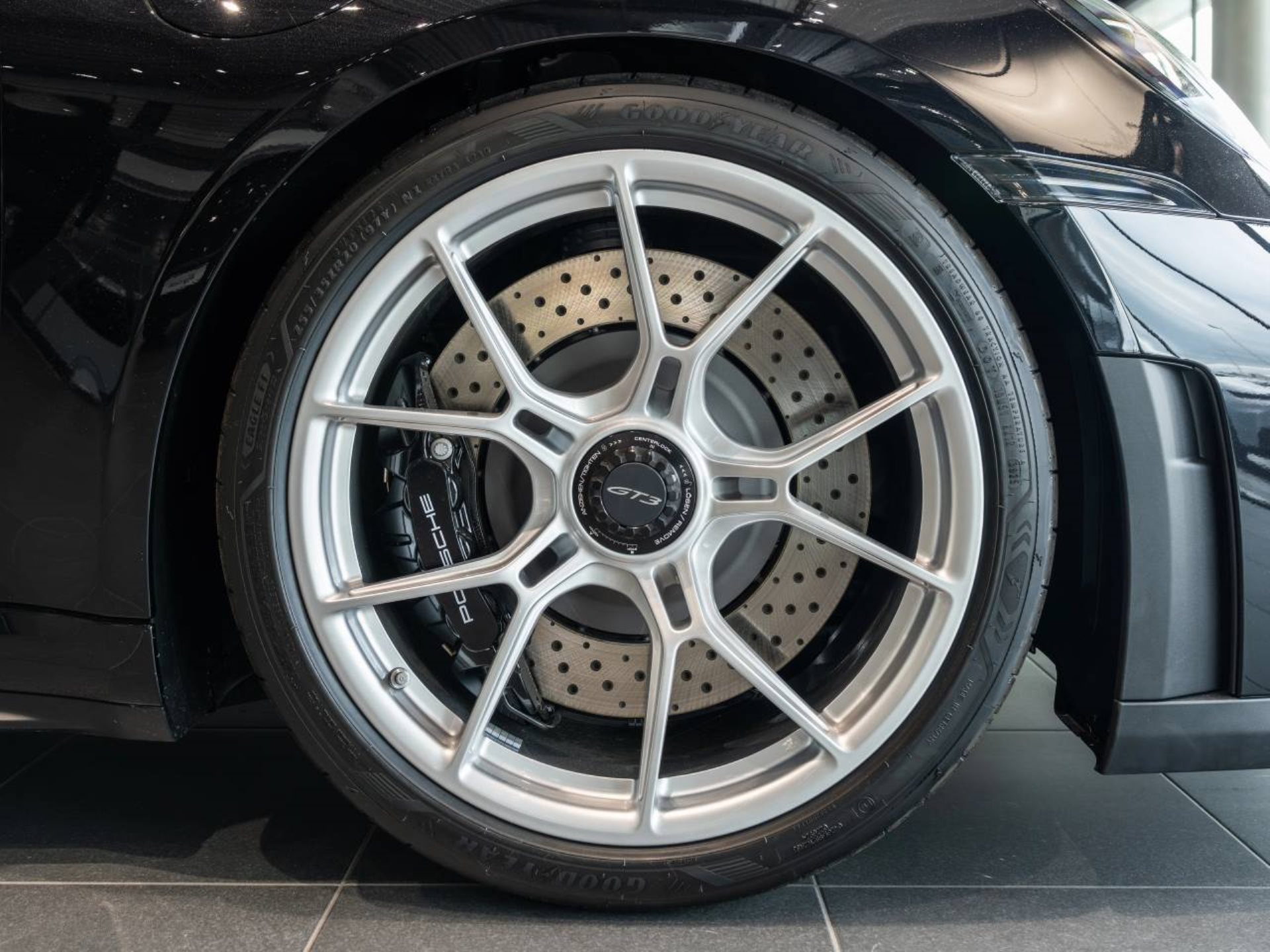 PORSCHE 911 GT3-image-29