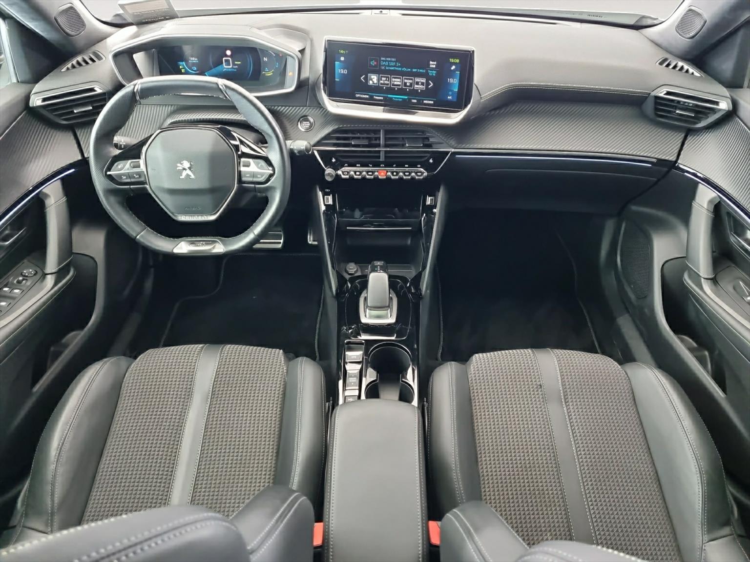 PEUGEOT 2008 e GT-image-5