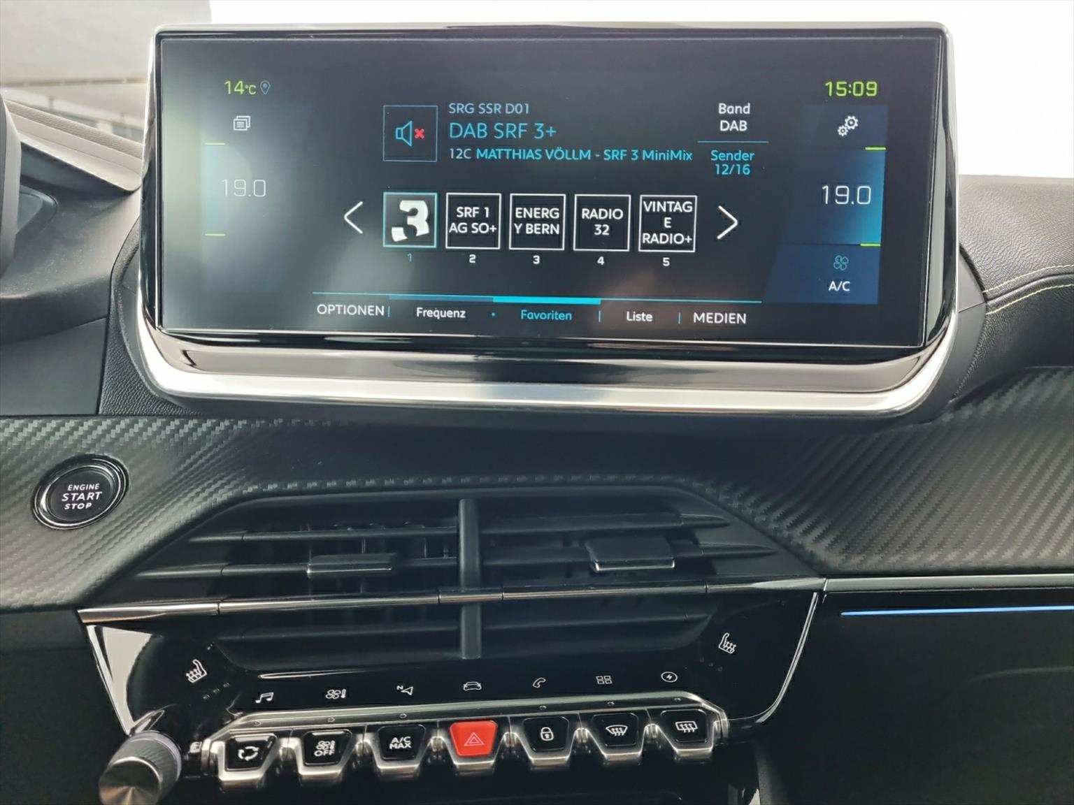 PEUGEOT 2008 e GT-image-9
