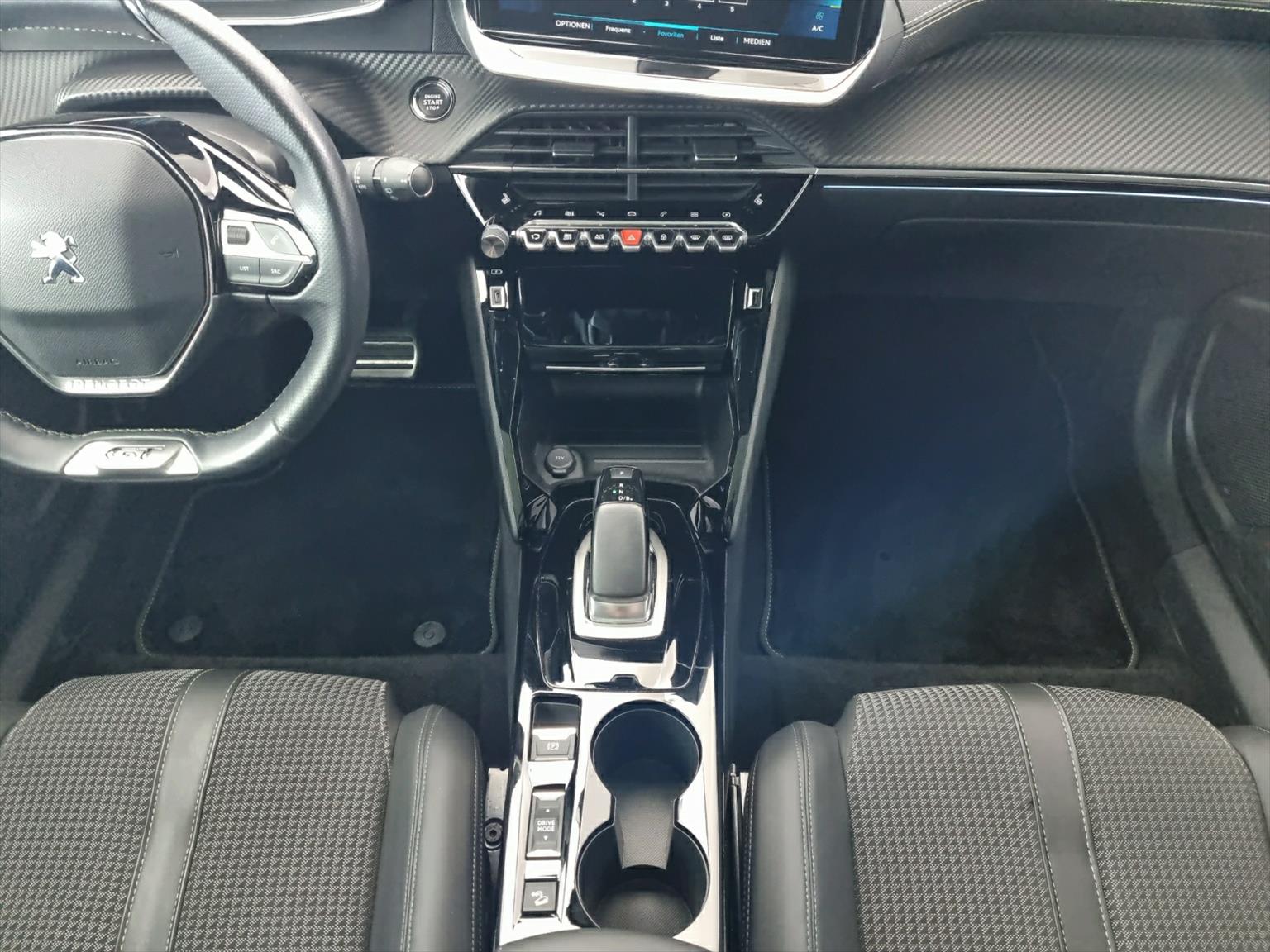 PEUGEOT 2008 e GT-image-7