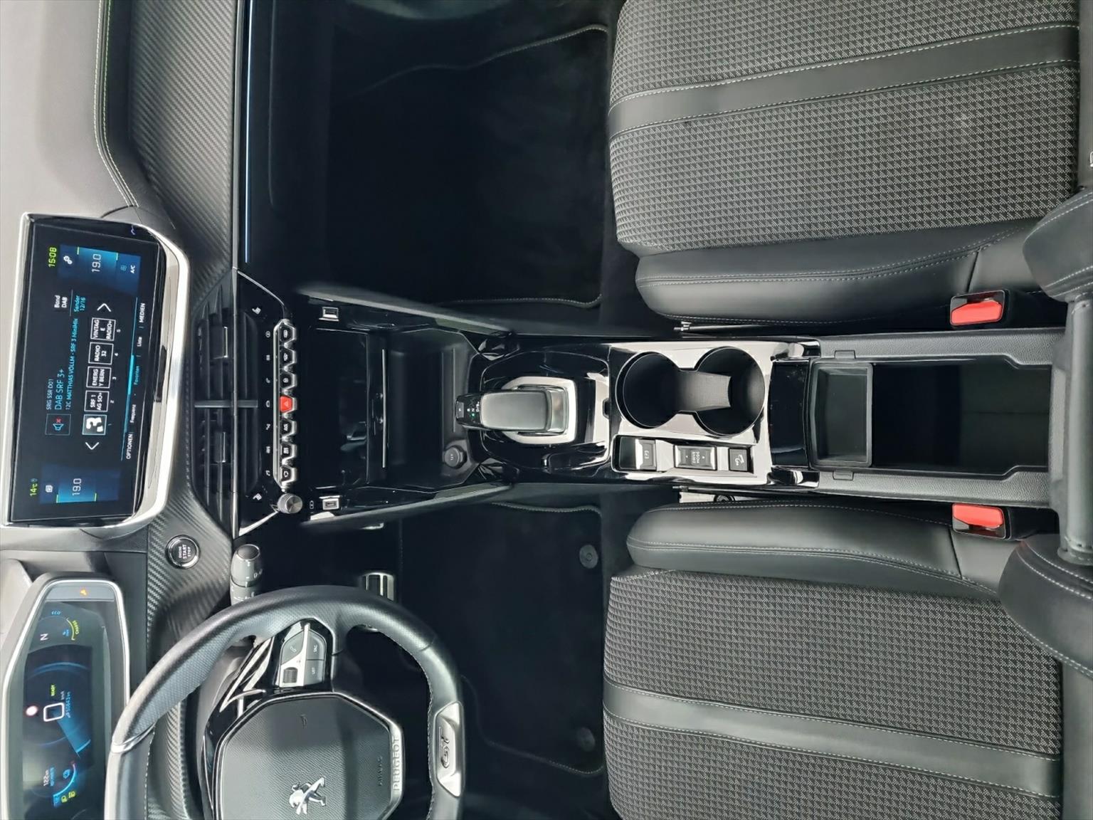 PEUGEOT 2008 e GT-image-8