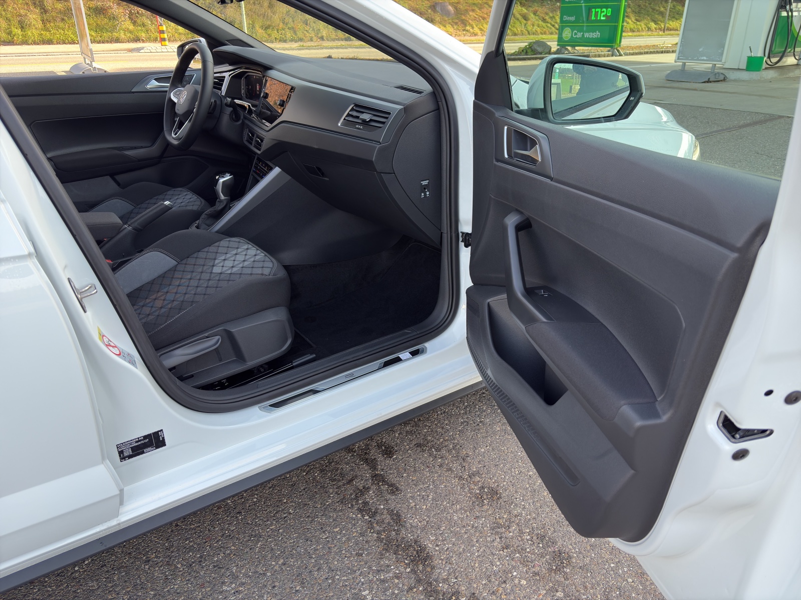 VW Polo 1.0 TSI R-Line DSG-image-5