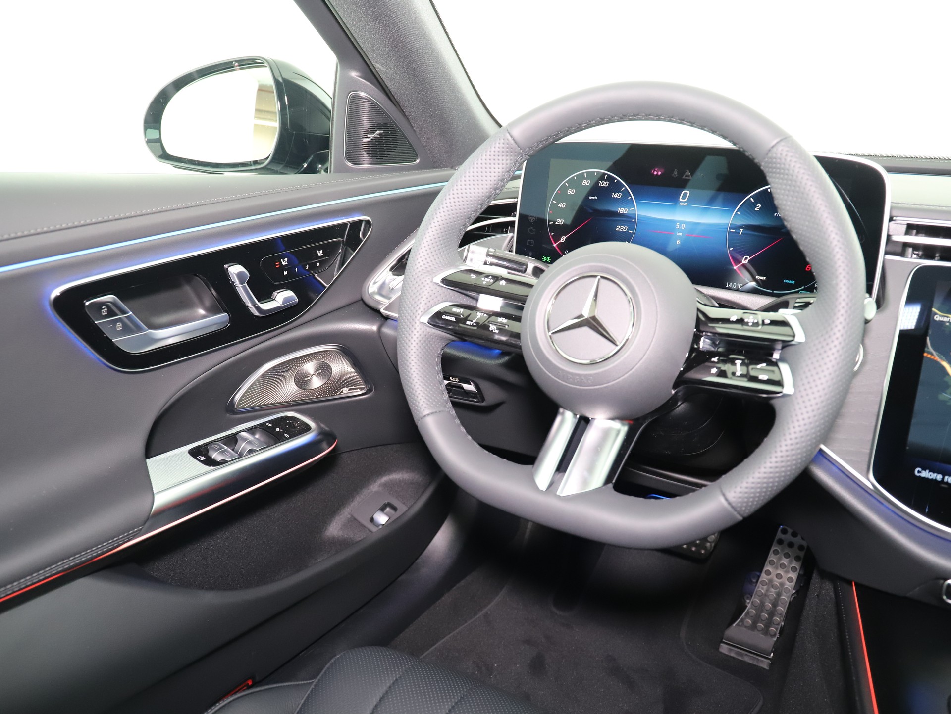 MERCEDES-BENZ E 220 d 4Matic-image-14