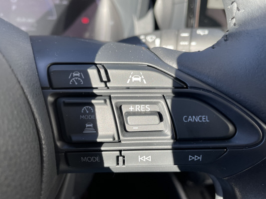 TOYOTA Yaris 1.5 Trend e-CVT-image-9