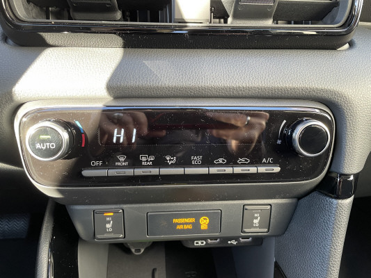 TOYOTA Yaris 1.5 Trend e-CVT-image-13