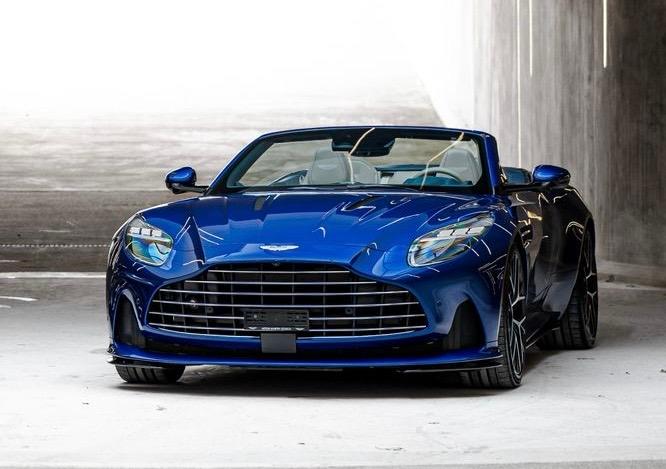 ASTON MARTIN DB12 Volante 4.0 V8 Bi-Turbo-image-8