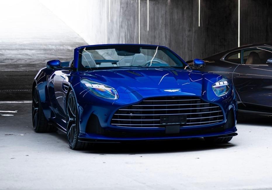 ASTON MARTIN DB12 Volante 4.0 V8 Bi-Turbo-image-9