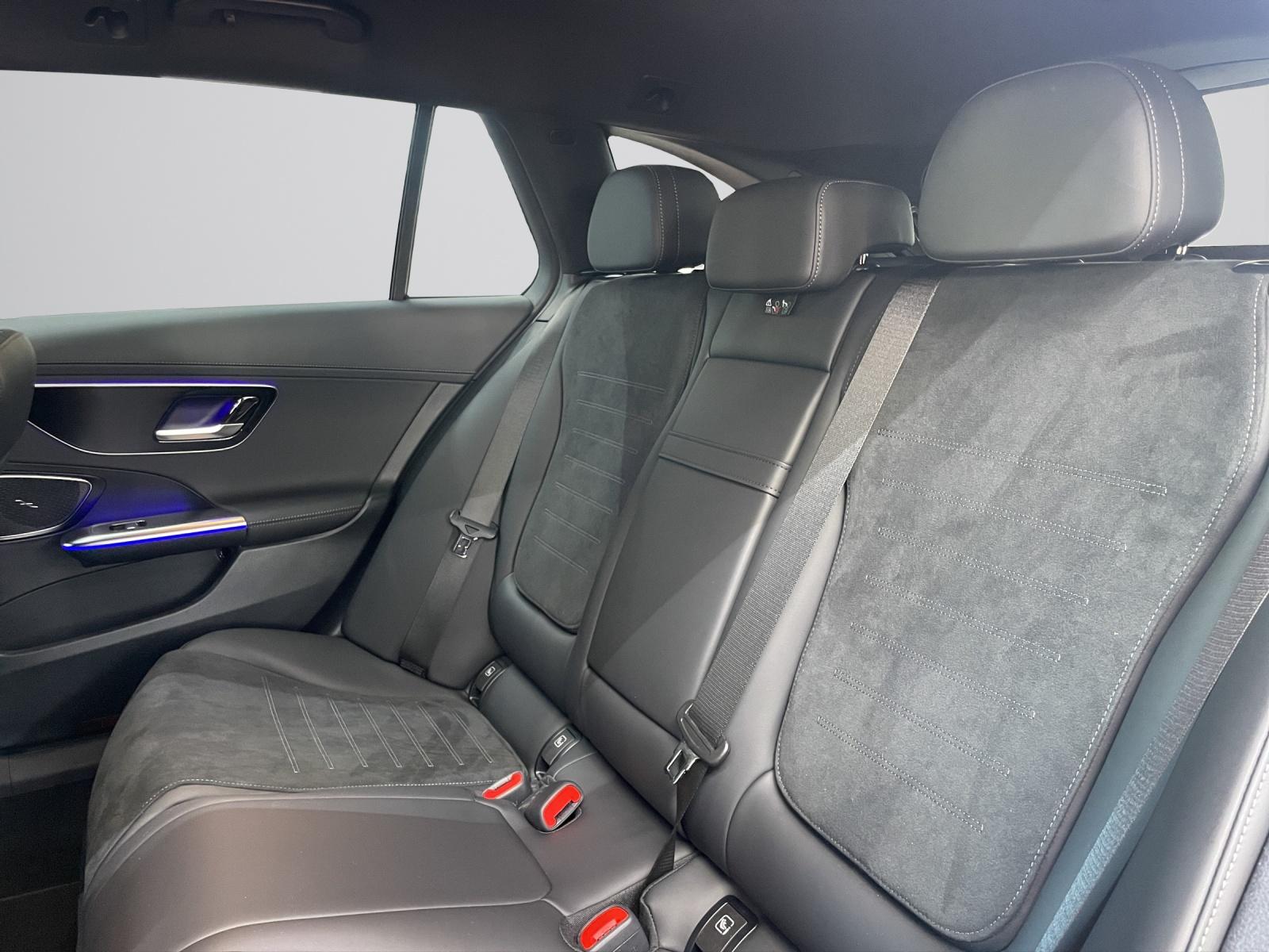 MERCEDES-BENZ C 220 d 4MATIC T-Modell Swiss Star AMG Line-image-7