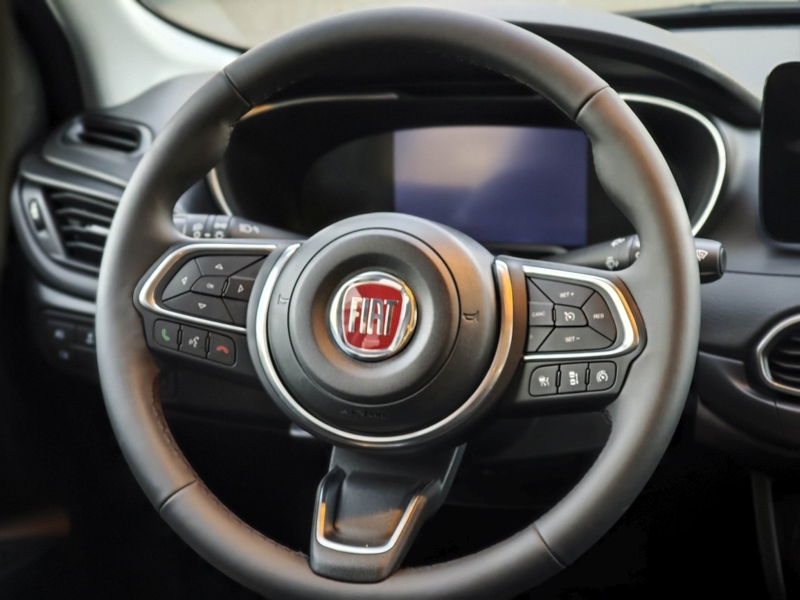 FIAT Tipo 1.5 Hybrid Swiss Cross 5D-image-12