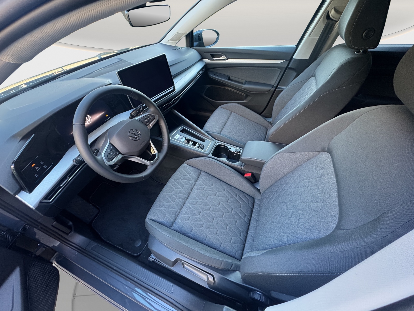 VW Golf 1.5 e TSI mHEV United DSG-image-8