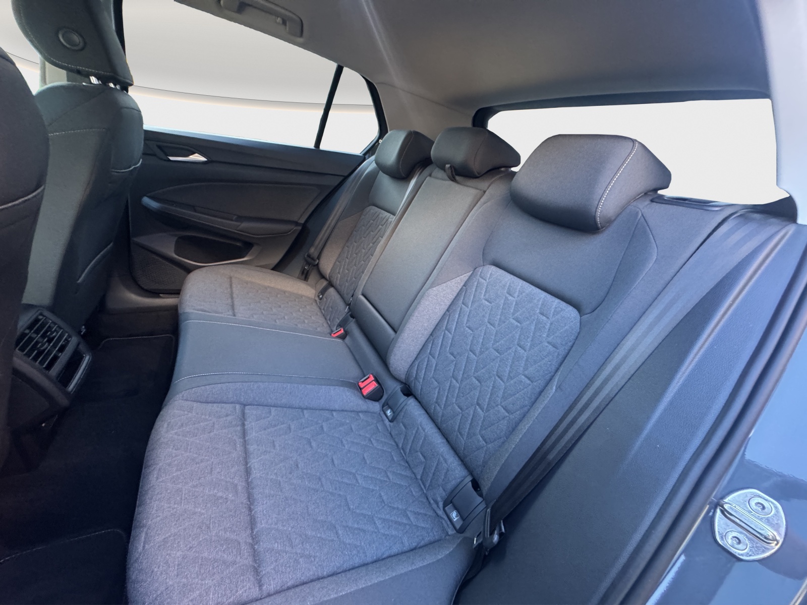 VW Golf 1.5 e TSI mHEV United DSG-image-11