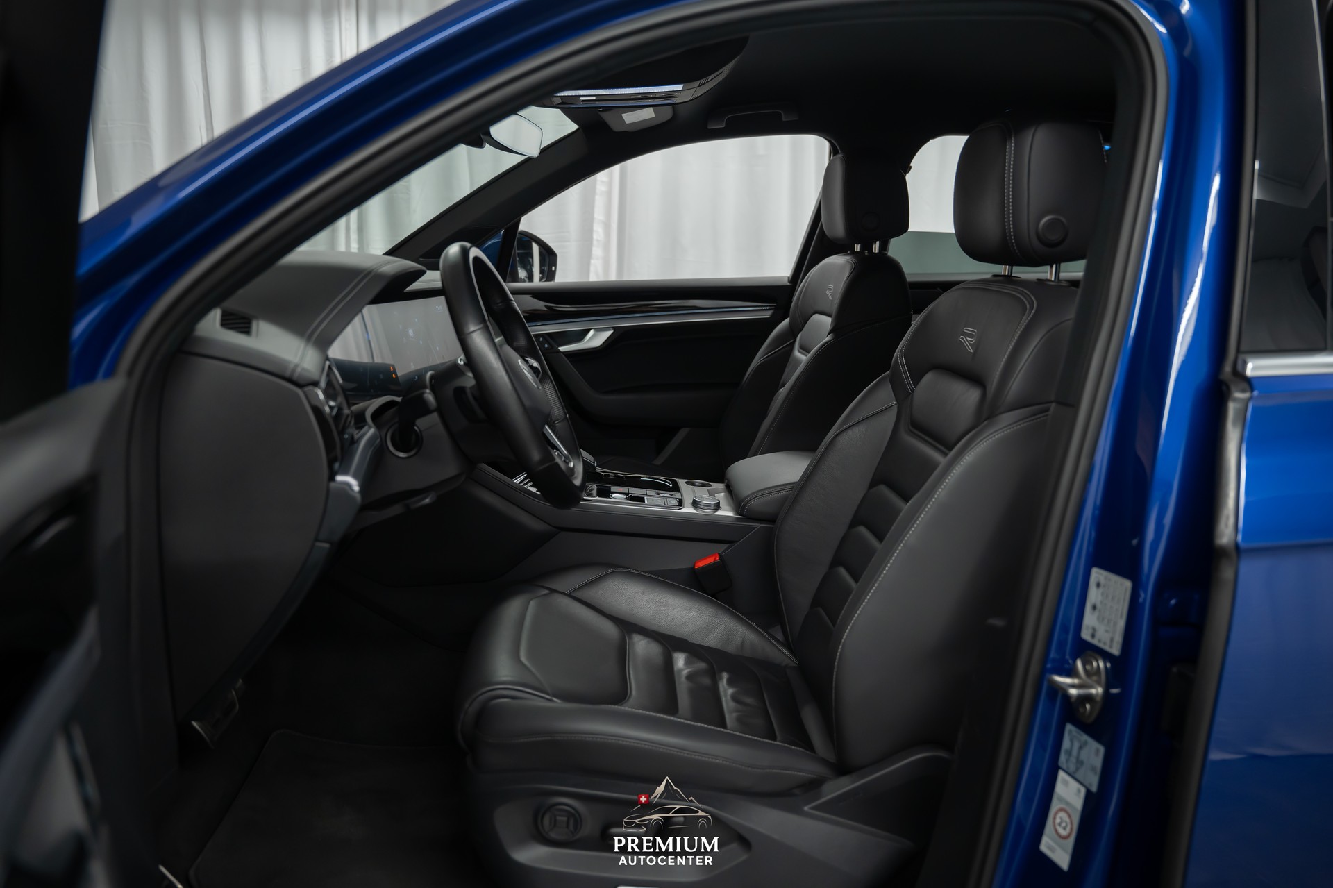 VW Touareg 3.0 TDI R Line Tiptronic *Black Style*Leder*Fahrassistenz*-image-11