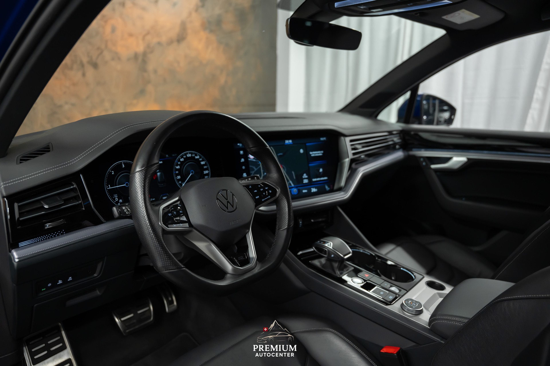 VW Touareg 3.0 TDI R Line Tiptronic *Black Style*Leder*Fahrassistenz*-image-10