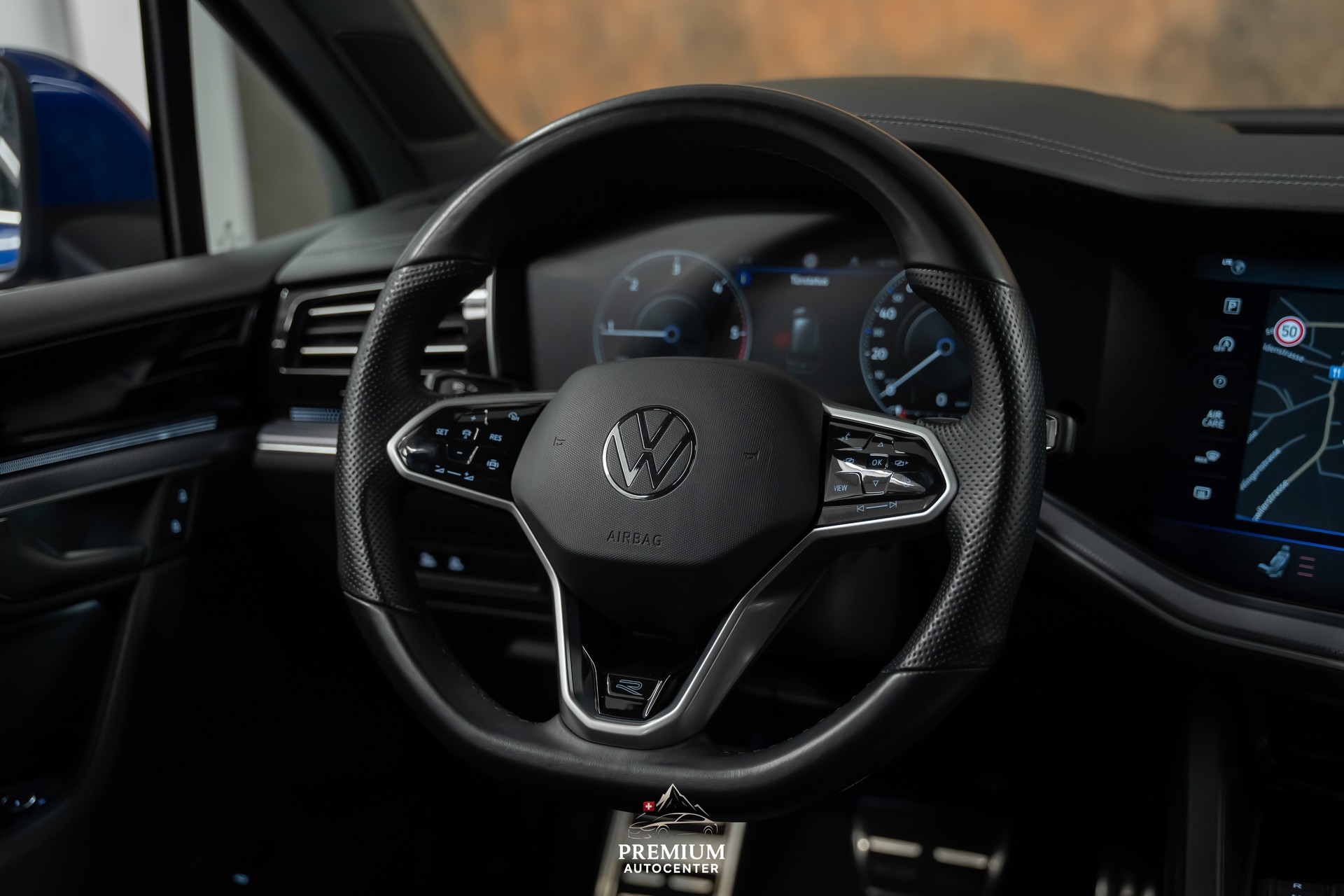 VW Touareg 3.0 TDI R Line Tiptronic *Black Style*Leder*Fahrassistenz*-image-17
