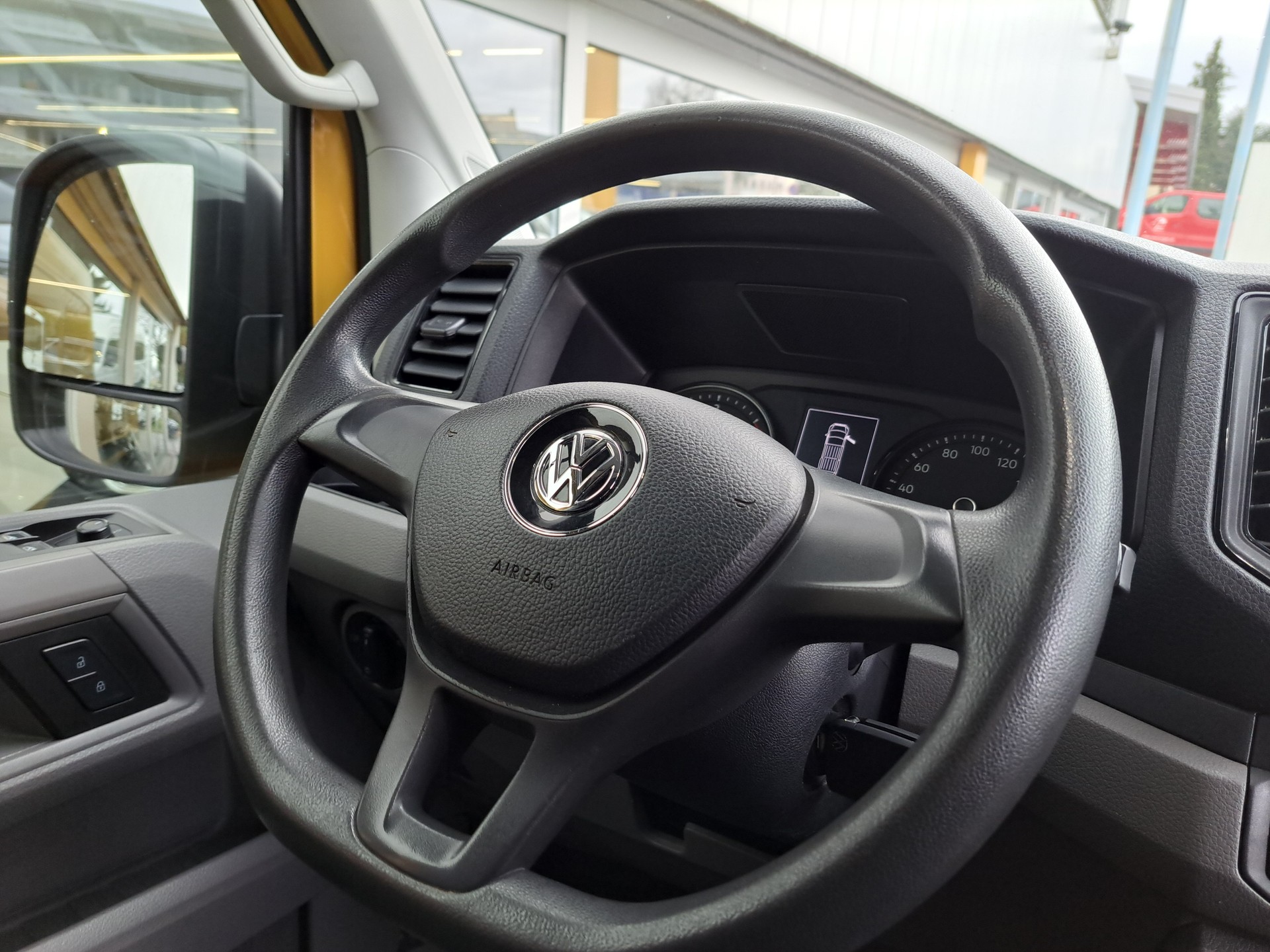 VW Crafter 35 2.0 TDI L4 4Motion-image-10