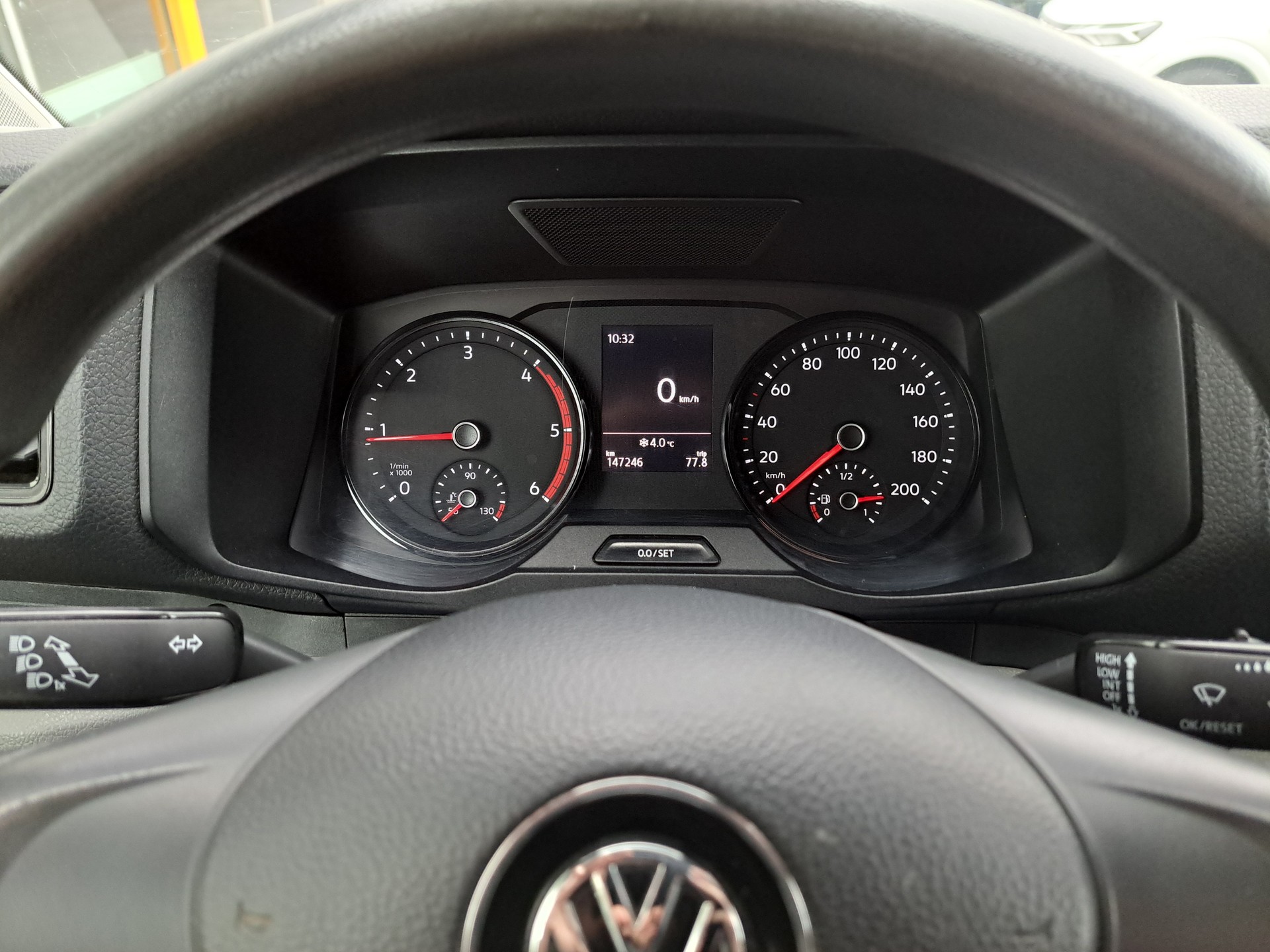 VW Crafter 35 2.0 TDI L4 4Motion-image-12