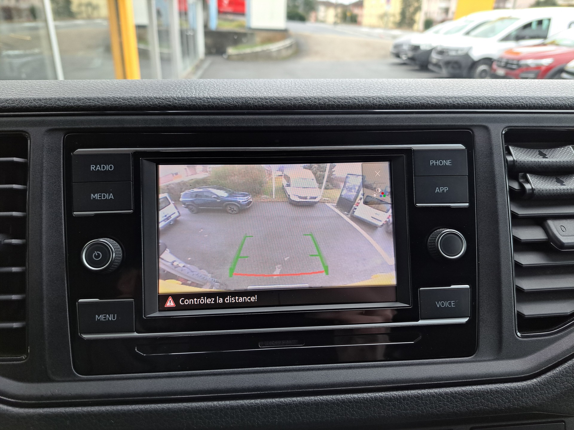 VW Crafter 35 2.0 TDI L4 4Motion-image-15
