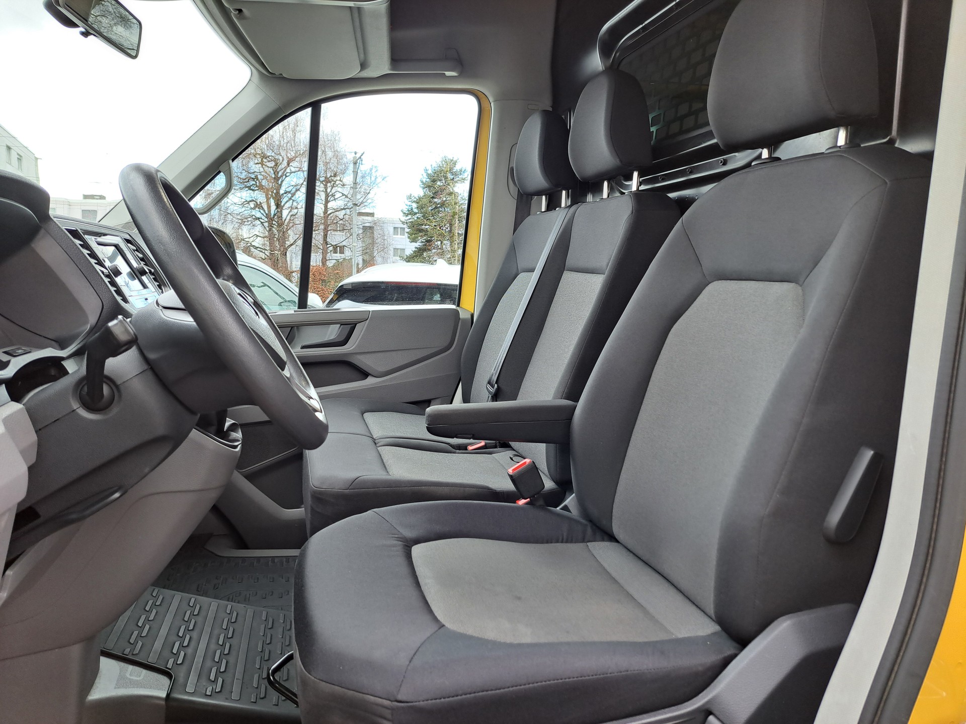 VW Crafter 35 2.0 TDI L4 4Motion-image-8