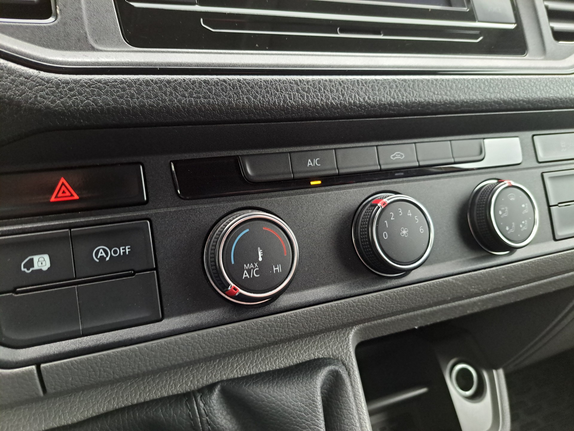 VW Crafter 35 2.0 TDI L4 4Motion-image-13
