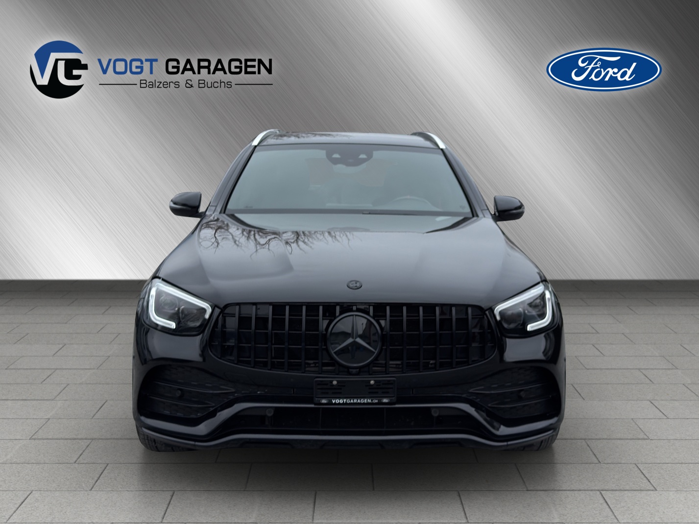 MERCEDES-BENZ GLC 43 AMG 4m-showroom-element-1