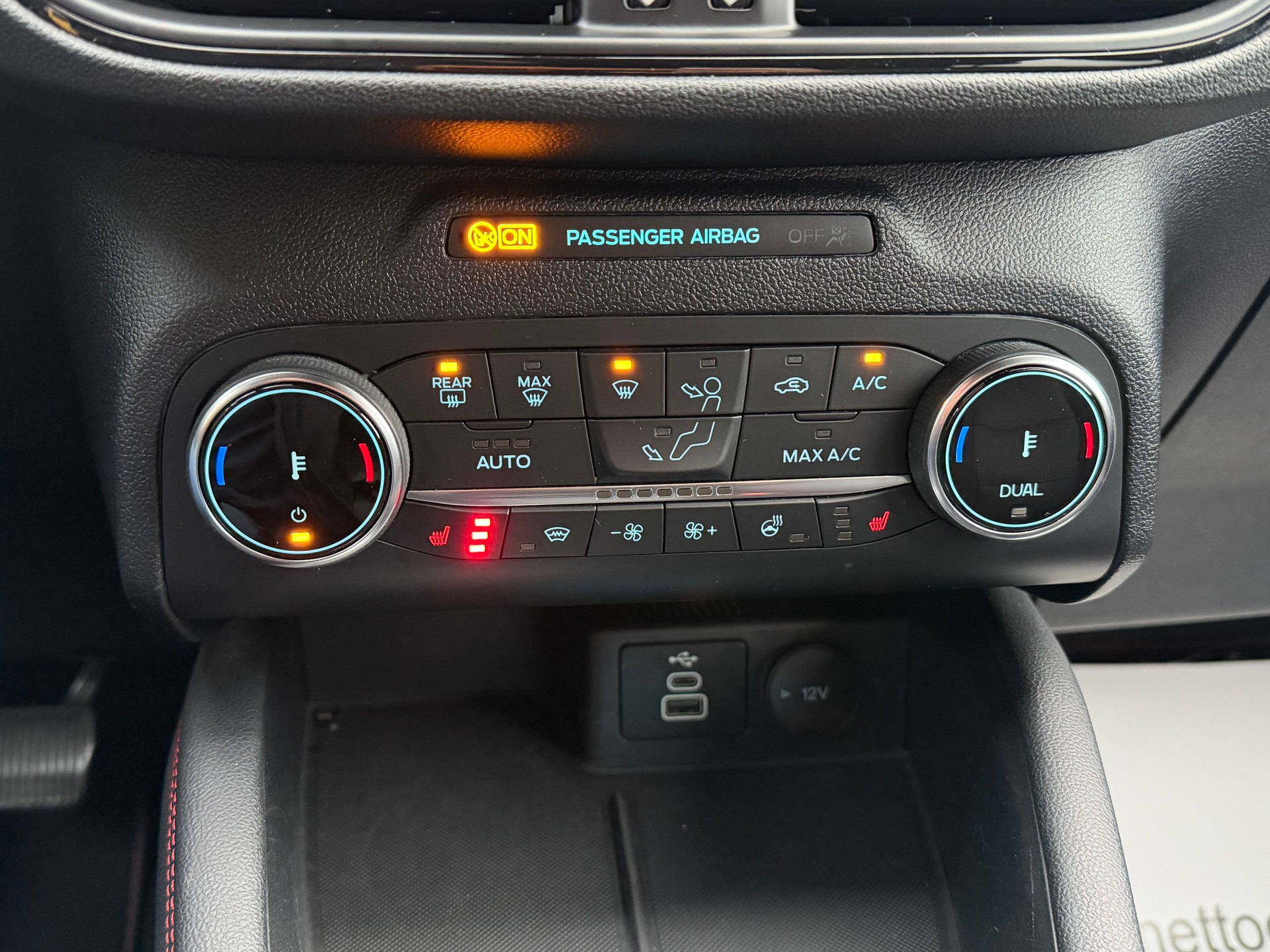 FORD Kuga 2.5 PHEV ST-Line 2WD-image-10