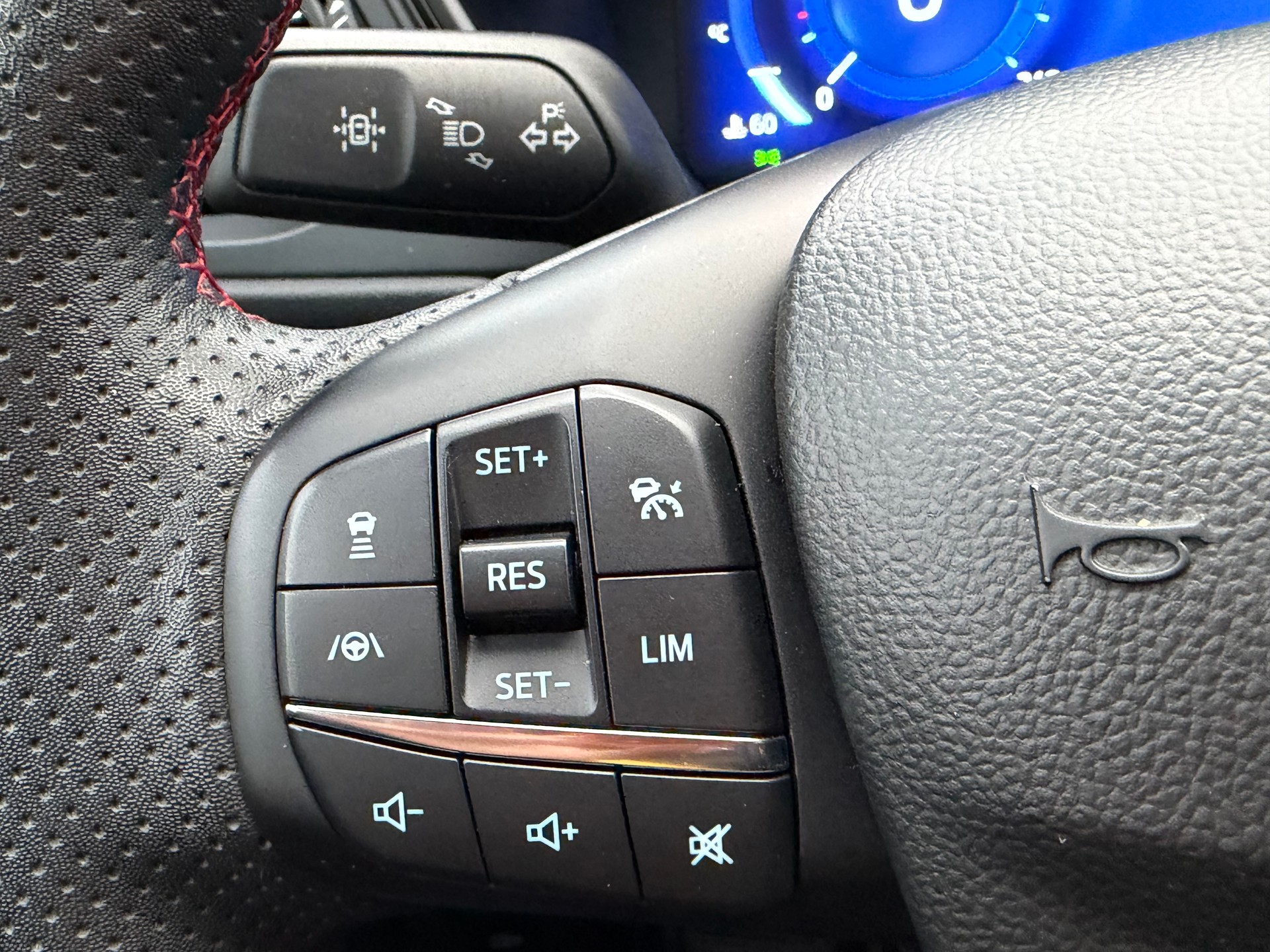 FORD Kuga 2.5 PHEV ST-Line 2WD-image-19