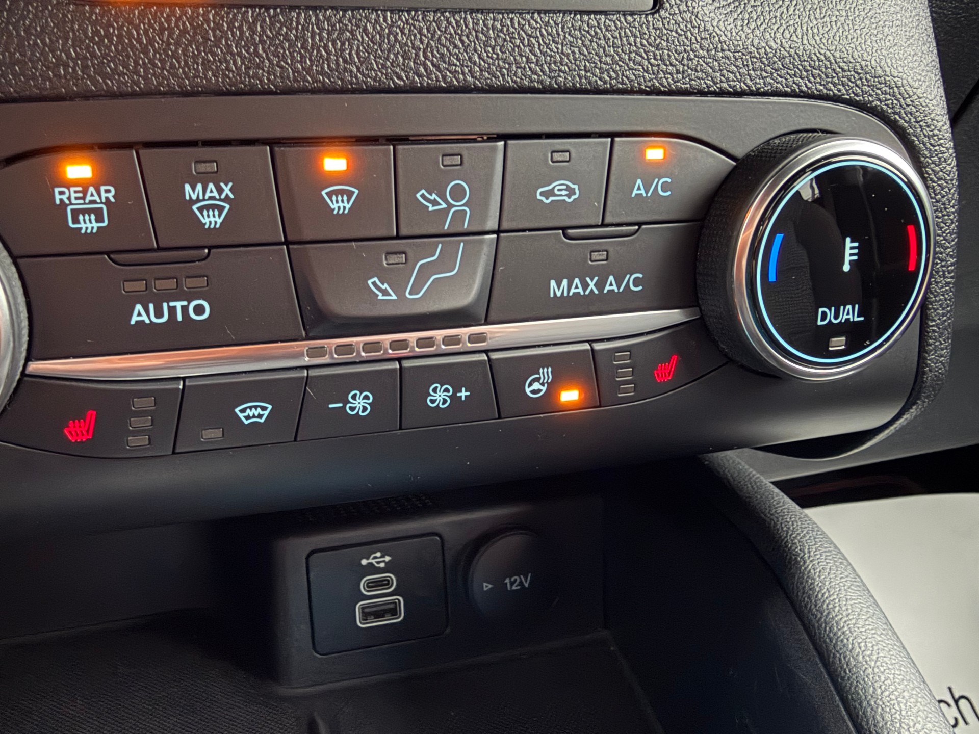 FORD Kuga 2.5 PHEV ST-Line 2WD-image-11