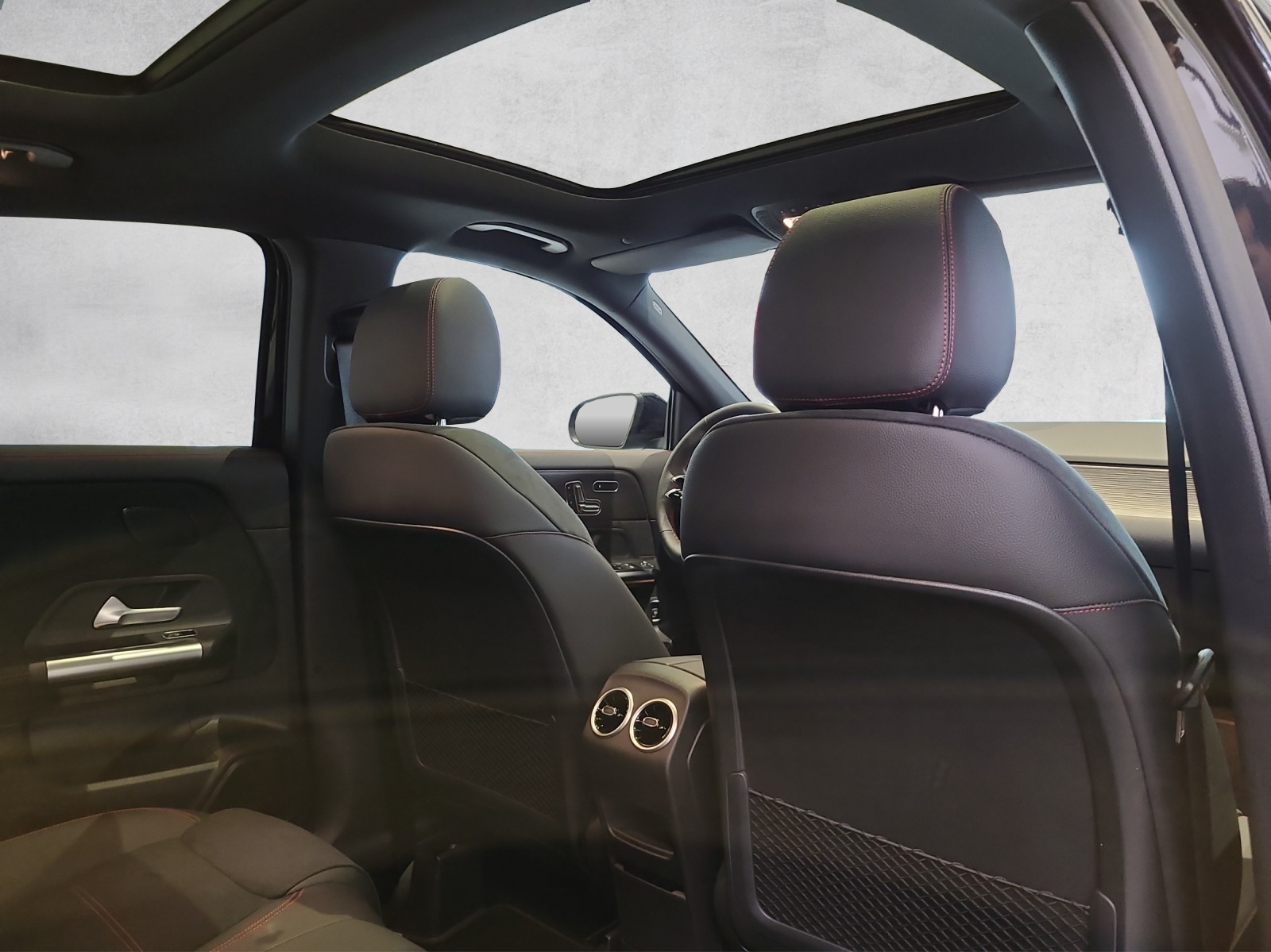 MERCEDES-BENZ GLA 250 4Matic 8G-DCT Swiss Star-image-14
