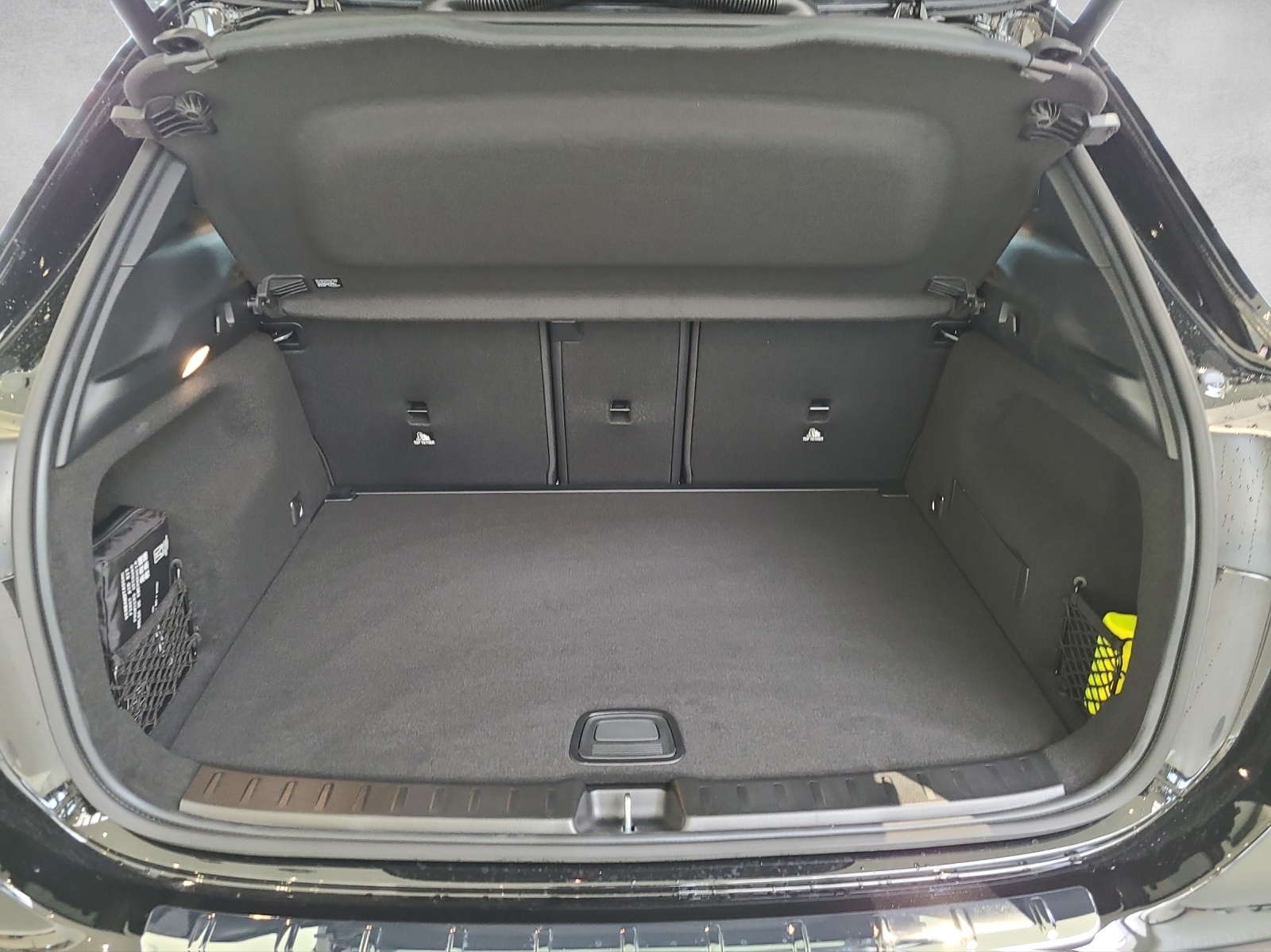 MERCEDES-BENZ GLA 250 4Matic 8G-DCT Swiss Star-image-13
