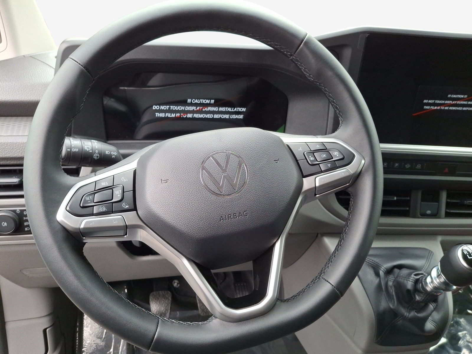 VW Transporter 2.0 TDI-image-9