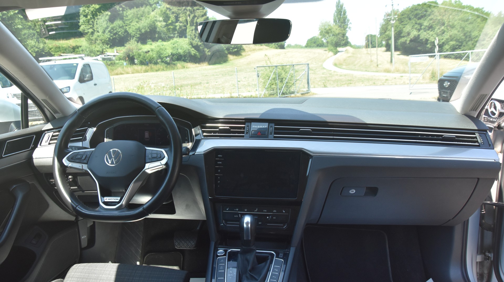 VW Passat 2.0 TDI BMT Business 4Motion DSG-image-9