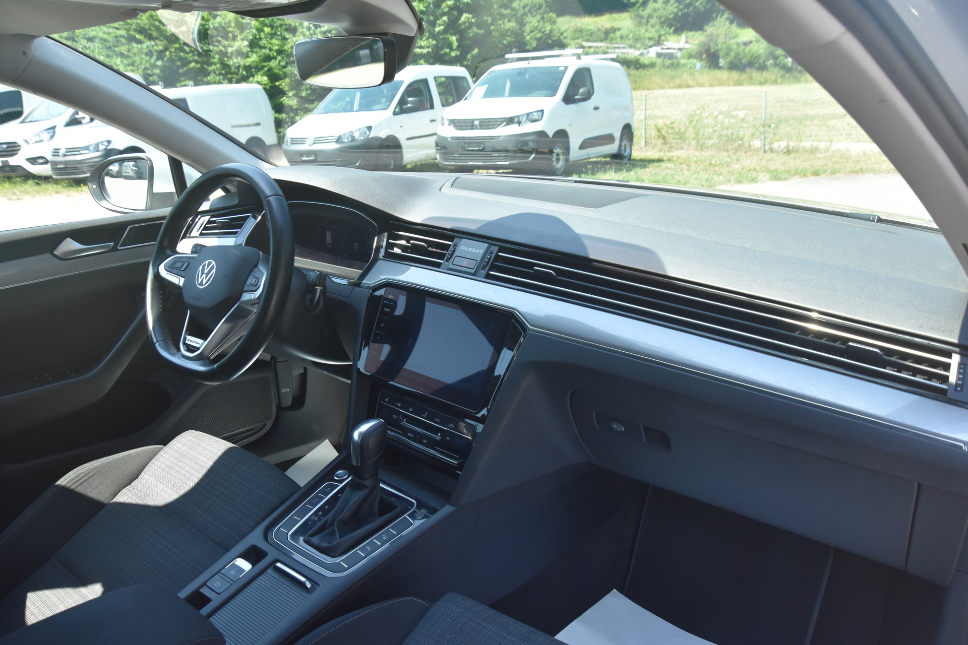 VW Passat 2.0 TDI BMT Business 4Motion DSG-image-10
