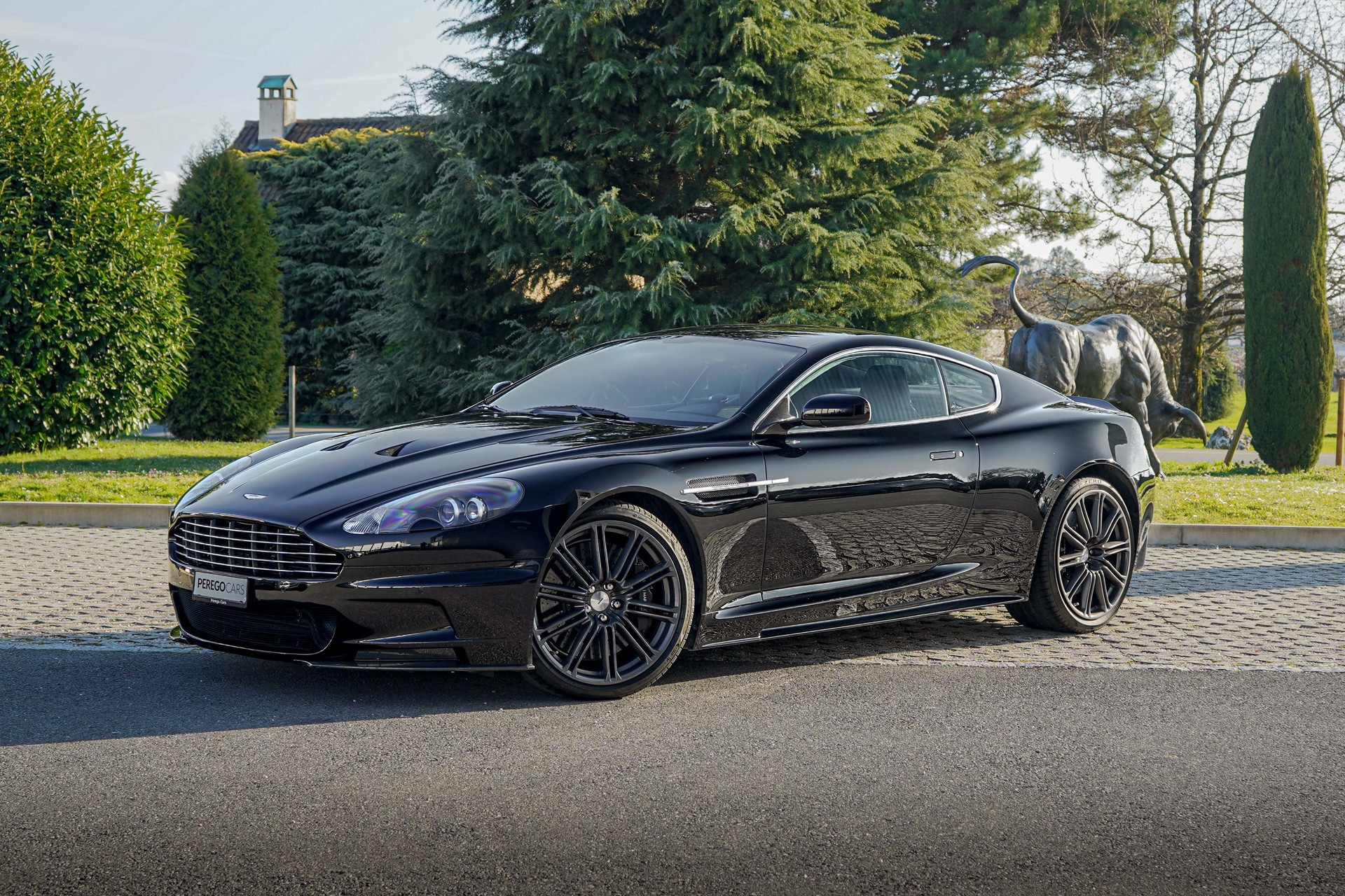ASTON MARTIN DBS Coupé-image-0