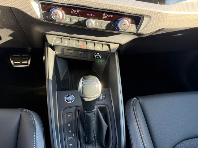 AUDI A1 Sportback 35 TFSI S Line S-tronic-image-14