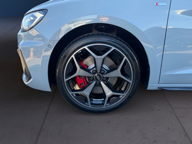 AUDI A1 Sportback 35 TFSI S Line S-tronic-image-8