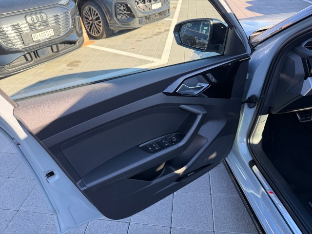 AUDI A1 Sportback 35 TFSI S Line S-tronic-image-10