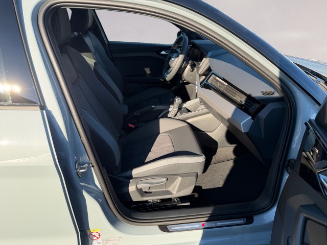 AUDI A1 Sportback 35 TFSI S Line S-tronic-image-16