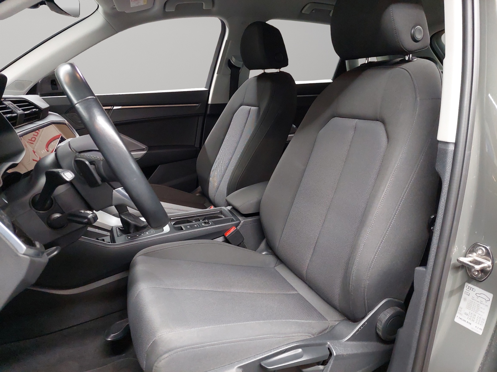 AUDI Q3 35 TFSI Attraction S-tronic-image-5