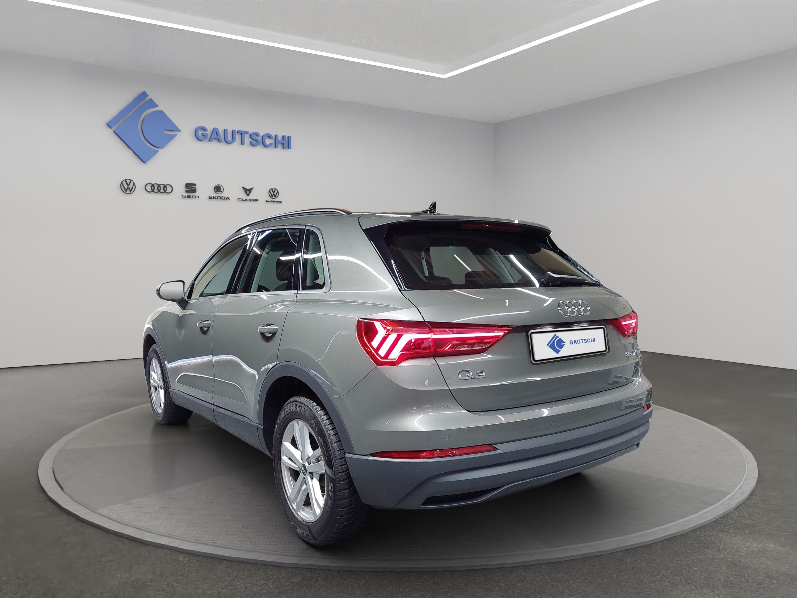 AUDI Q3 35 TFSI Attraction S-tronic-image-2