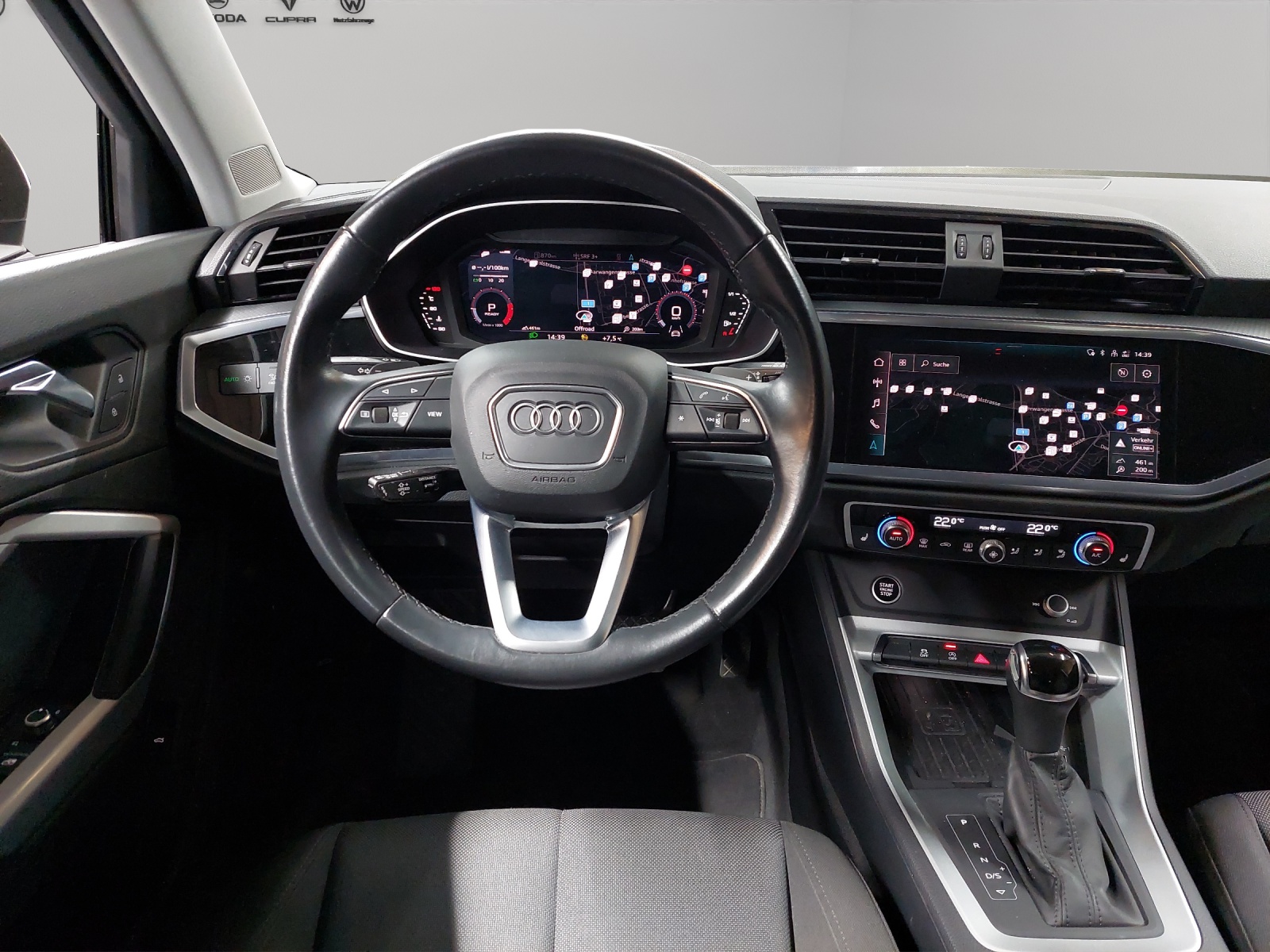 AUDI Q3 35 TFSI Attraction S-tronic-image-6